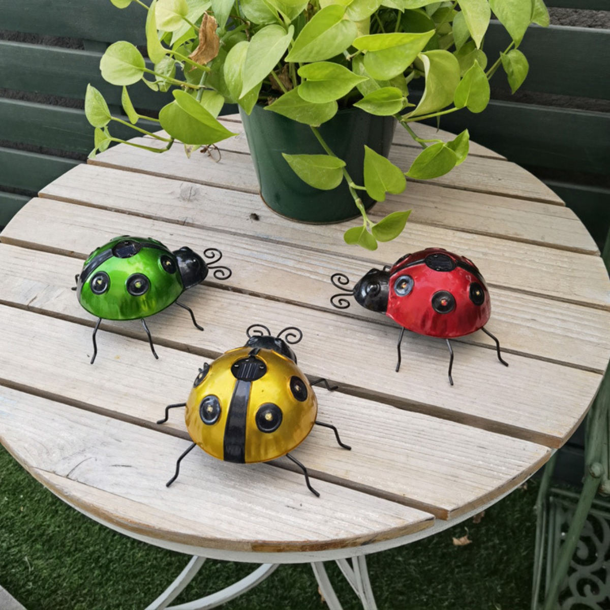 새로운 태양열 철제 예술 무당벌레 창의적인 시뮬레이션  - Art Craft Ladybug 리뷰 및 가격